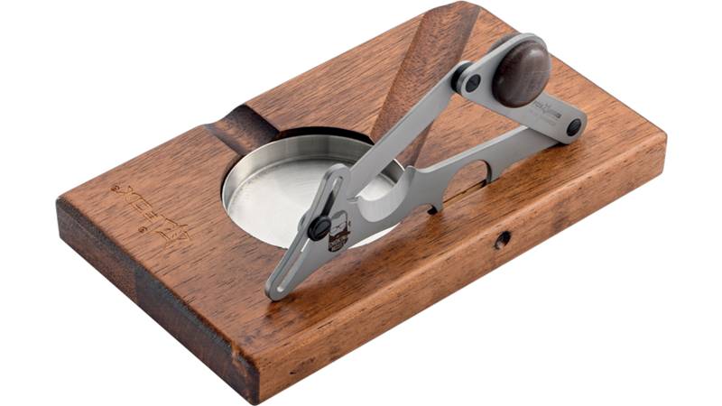CIGAR CUTTER WITH WOOD SUPPORT